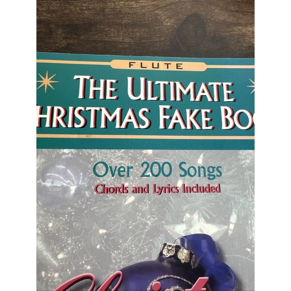 THE ULTIMATE CHRISTMAS FAKE BOOK - FLUTE By Hal Leonard Corp.‎ **Excellent**